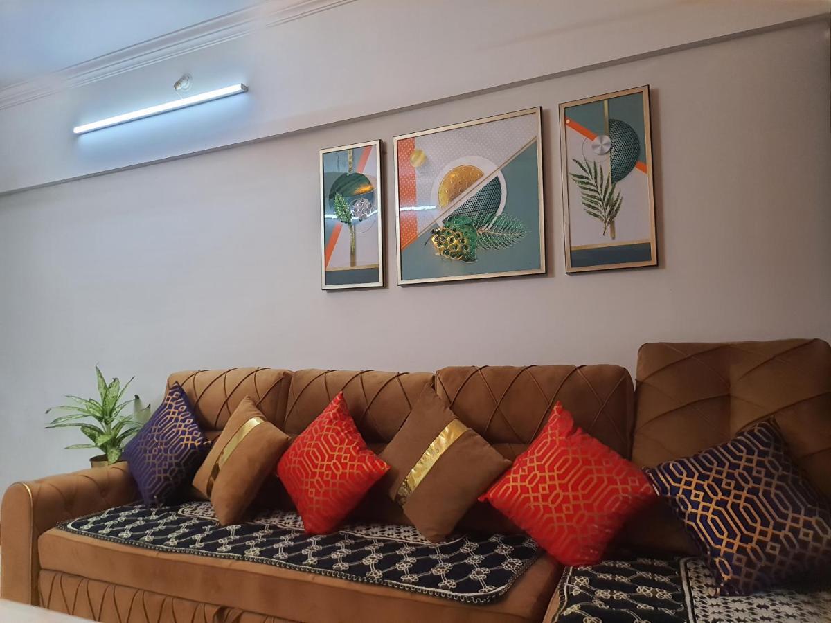 מומביי Osi Apartments Perry Cross Bandra West מראה חיצוני תמונה